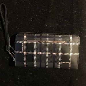 Steven Madden wallet wristlet